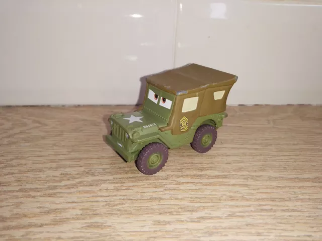0505211 Voiture Cars disney Pixar métal Mattel jeep militaire sergent sarge