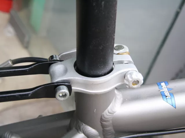 Seatpost Clamp 31.8 Quick Release Luggage Rack Install Hole