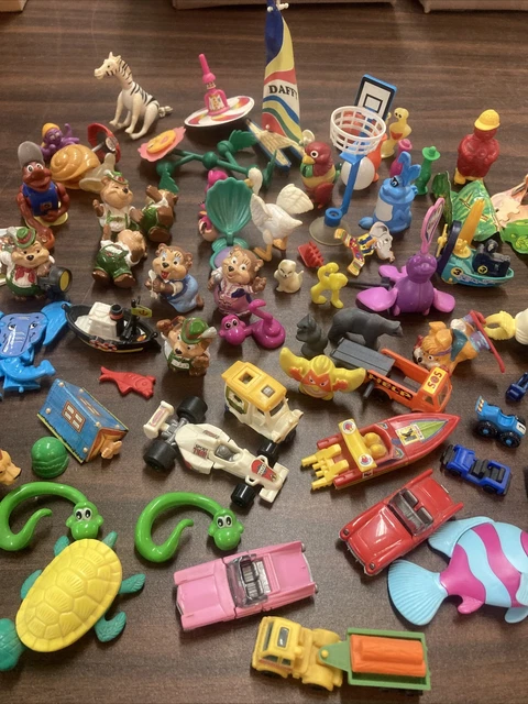 KINDER SURPRISE TOYS Lot Vintage Large Lot Of 74 Kinder Surprise Toys ...