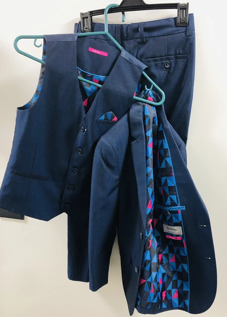 Camicia bambino Next blu 3 pezzi abito 28"" PETTO 26-28 PANTALONI E BLAZER 9 ANNI