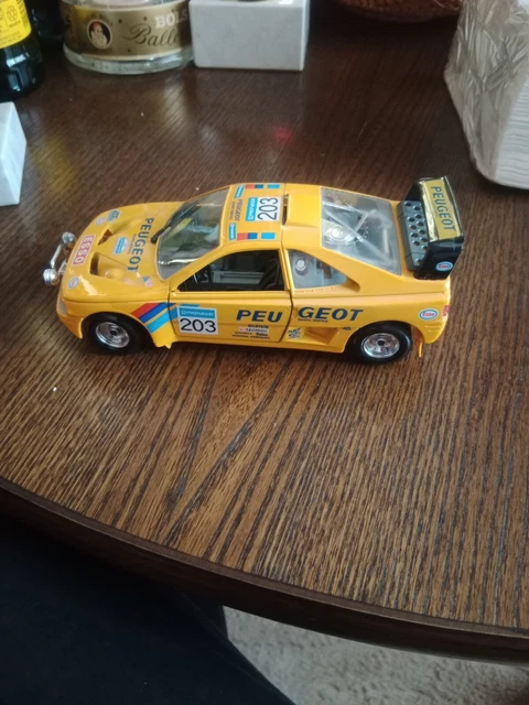 Modèle Réduit Burago 1/24 - PEUGEOT 405 RAID #203 - Métal, Occasion Très Bon état