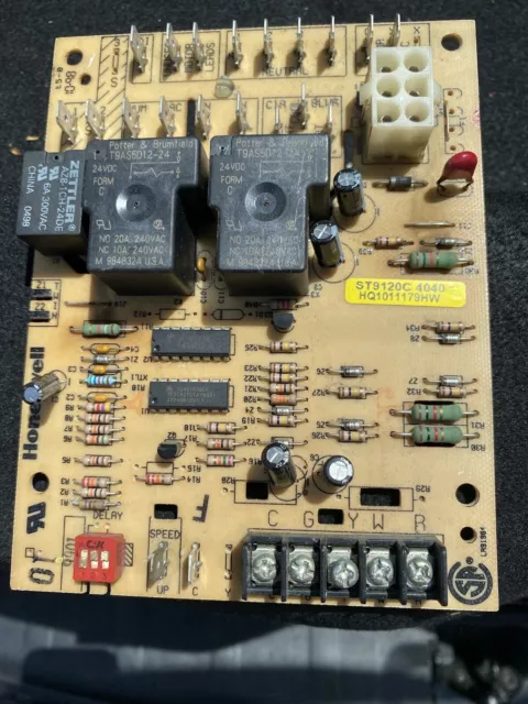 Honeywell ST9120C 4040 Furnace Control Board HQ1011927HW |KM1388