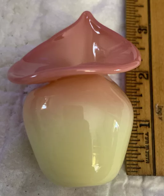 Art Glass Burmese Peach Blow Jack-N-Pulpit Mini-Vase.  Fenton? Pairpoint?