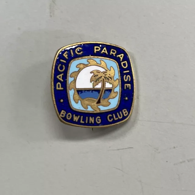 Vintage Lawn Bowls Pacific Paradise Bowling Club Enamel Badge