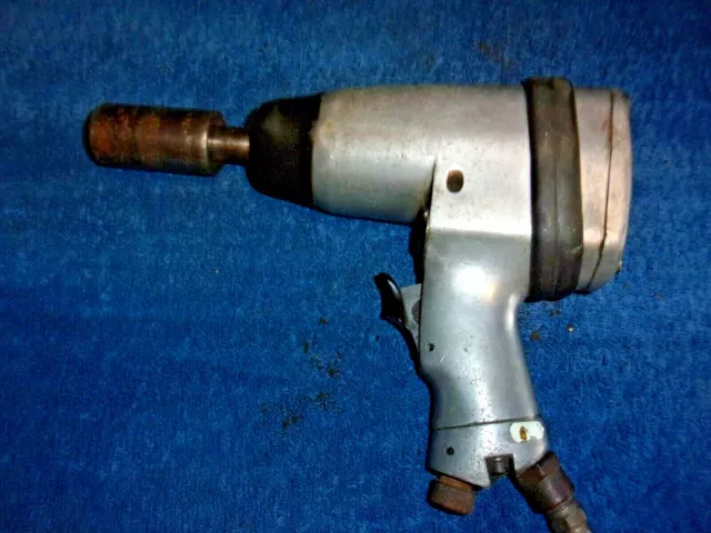 Central Pneumatic Tool Model 960 Impact Wrench with Socket