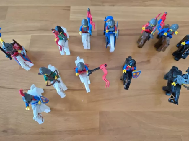 Lego Ritter mit Pferd u. Ausrüstung, Minifiguren, 12 Stück