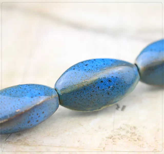 2 Porzellan Keramik Perlen Beads Schmuck DIY Basteln oval gedreht blau maritim