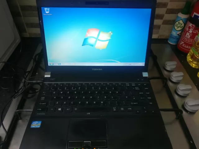 Toshiba Portege R830-10Q  - i7 - 16GB - WITH 1TB SSD - Win 10