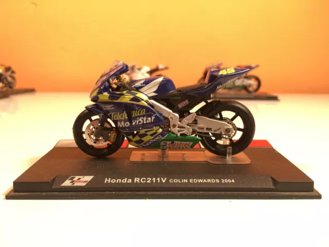 Modellino Moto Gp Honda Rc211V Colin Edwards 2004 1/24 Diecast