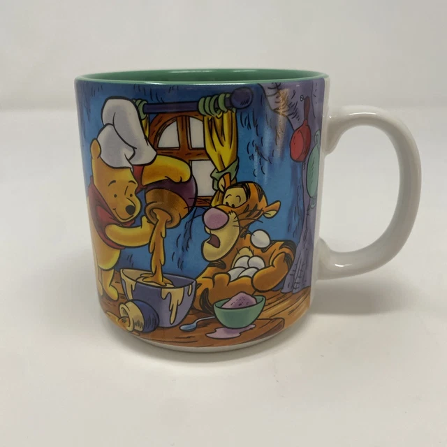 WALT DISNEY CLASSICS 2001 Store Made In Thailand Winnie The Pooh
