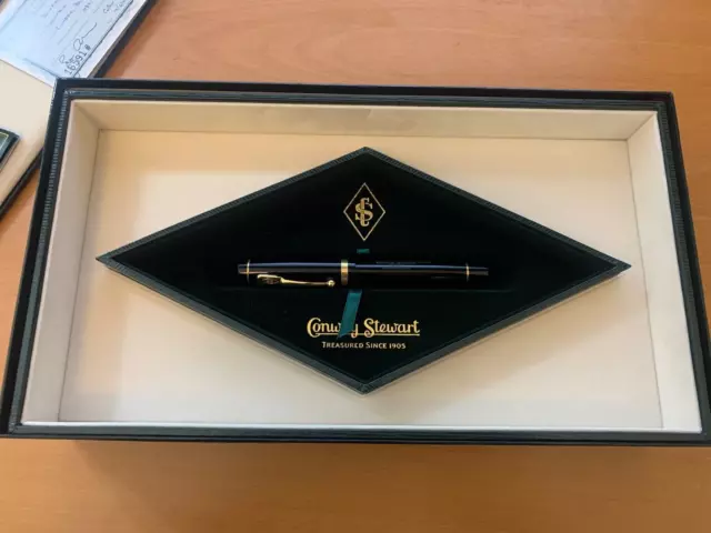 Conway Stewart Duro fountain pen in Classic Black