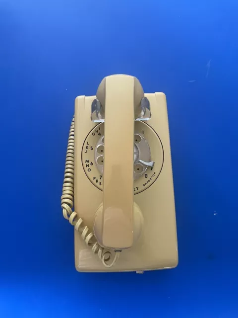 Vintage 70s ITT Kellogg Rotary Dial Wall Phone And Handset Tan Beige 3