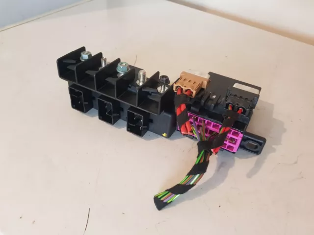 Audi TT Mk1 Roadster 2006 Under Dash Fuse Box 8L0941822 2