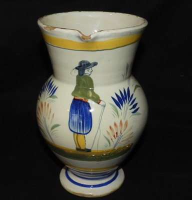 Quimper Henriot HB décors breton ref 369 ancien très bon état Pichet en faience 