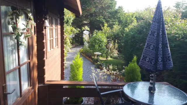 COASTAL LOG CABIN 2/Pets 3 Nt Stay, £195,  Beach! £50 Secures Dates!