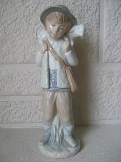 NAO LLADRO DAISA GARSON BERGER Porcelain Figure