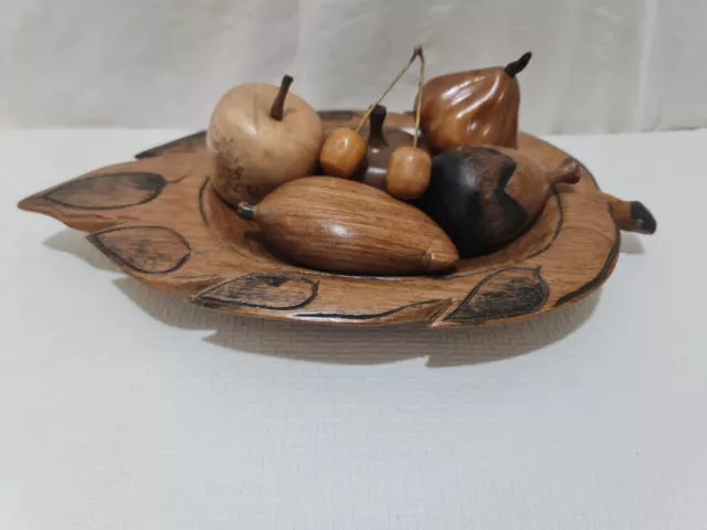 solid wood  serving bowl   +6 pcs solid wooden fruit in stunning condition