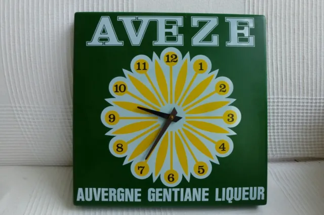 Horloge pendule publicitaire vintage AVEZE Auvergne gentiane liqueur