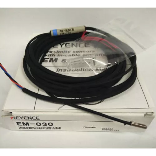 1PCS NEW Keyence EM-030 Proximity Sensor Switch Head 2M, Shielded