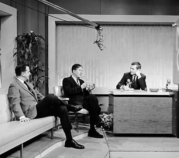 JOHNNY CARSON SHOW Ed Mcmahon Rudy Vallee Old TV Photo EUR 6,64
