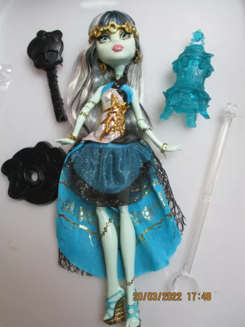 Poupée Monster High Frankie Stein