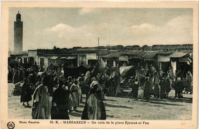 CPA AK MARRAKECH - A corner of the place Djemaa el Fna MOROC (796492)