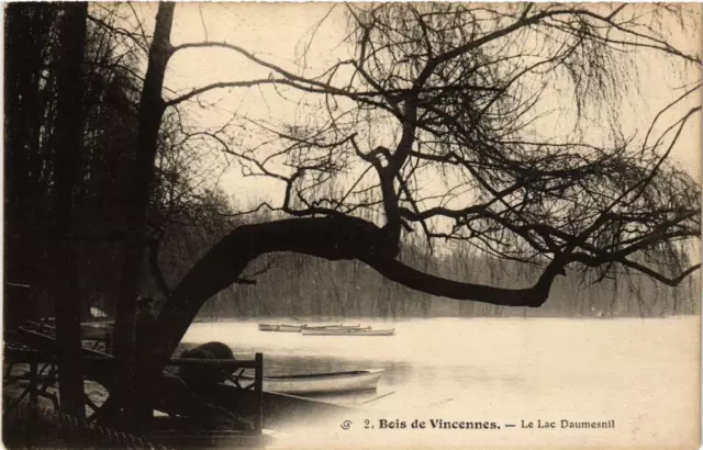 CPA PARIS 12th Bois de VINCENNES Le Lac Daumesnil (672622)
