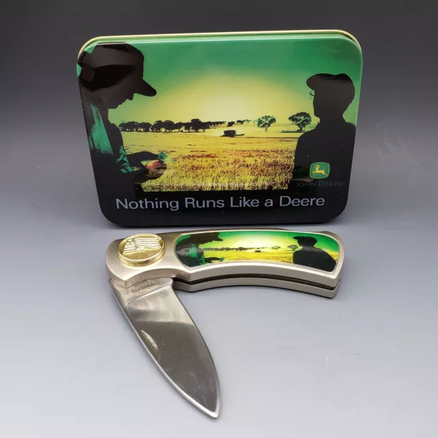 JOHN DEERE Pocket Knife in Commemorative Tin “Nothing Runs Like A Deere”