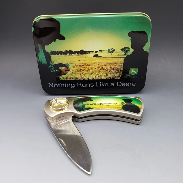 JOHN DEERE Pocket Knife in Commemorative Tin “Nothing Runs Like A Deere”