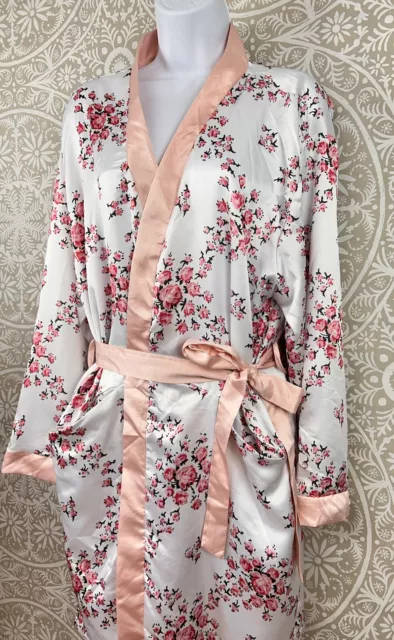 Morgan Lane Short White With Pink Floral Satin Robe Fab Fit Fun Size L/XL 3