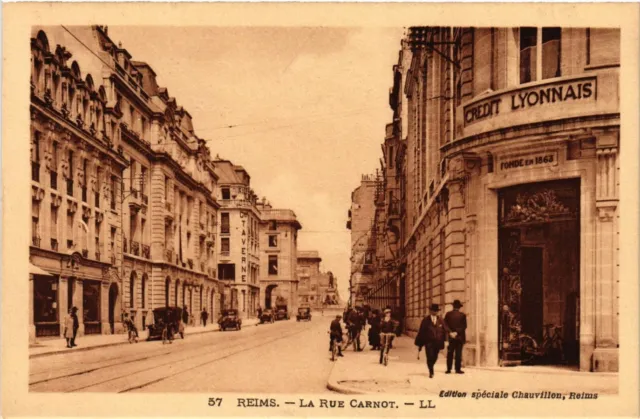 CPA REIMS - La Rue Carnot (741446)