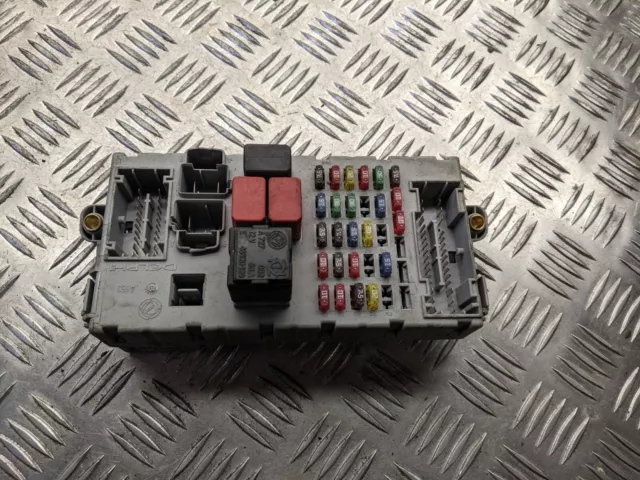 B548 FIAT Fusible Boite Relais Unité Module 46552681