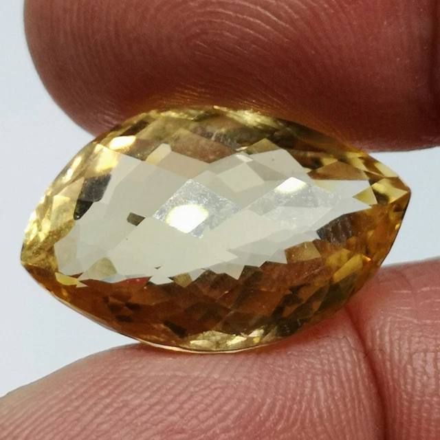 Citrine naturelle du Brésil - IF - Fancy 15.08 Carats