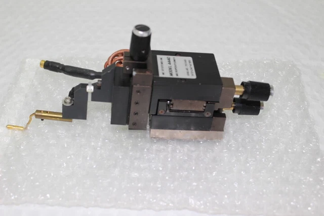 4887  MC Systems 440 Micropositioner