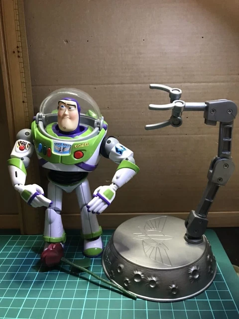 BANDAI CHOGOKIN BUZZ L'Eclair Toy Story Disney Pixar Figure Animation ...