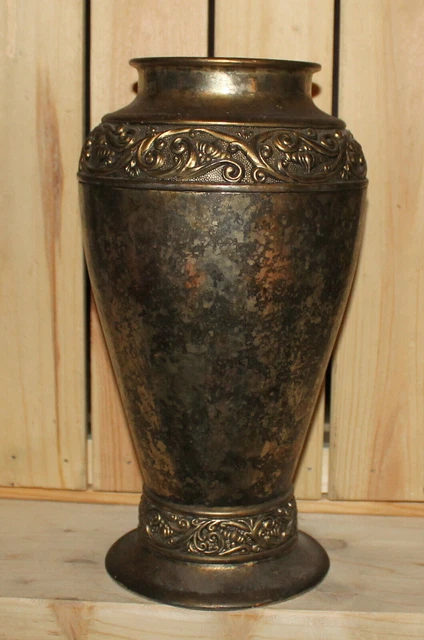 XIX° PLATEAU MÉTAL CISELÉ plaqué argent, style haute époque, Louis XIV