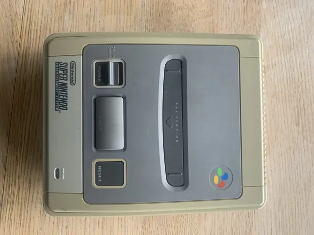 Nintendo SNES Game Console