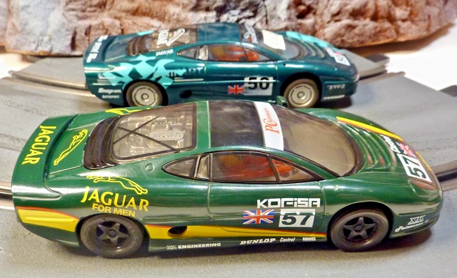 Scalextric Jaguar MK1 De Mike Hawthorn | Coche Slot 1:32 Para Touring Cars | Con Luces Delanteras Y Traseras | Compatible Con ARC Y Digital