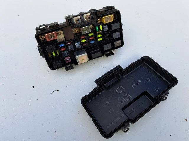 HONDA CIVIC TYPE r Ep3 01-06 fuse box (Engine Bay) With ELD £30.00 ...