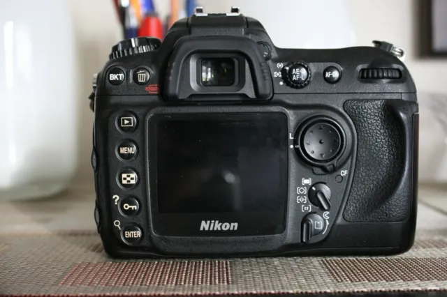 Nikon D200 10.2MP Digital SLR Camera-Black (Body Only) Shutter count 22678