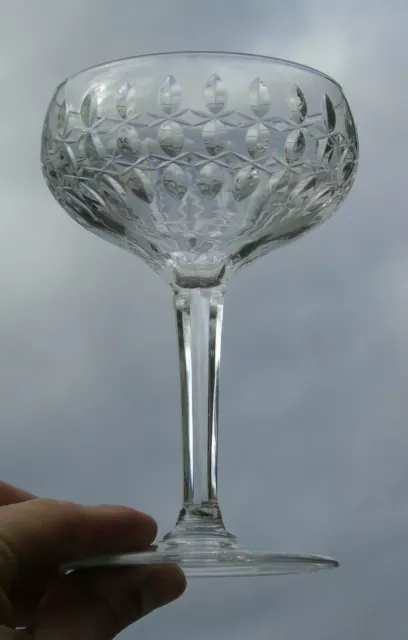 Coupe à champagne en cristal taillé. Début Xxe s