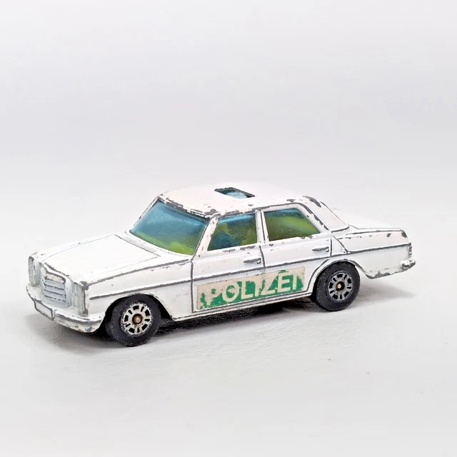 Corgi Gift Set 24 Mercedes-Benz 240D & Touring Caravan