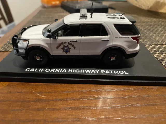 1/43 Ford CHP California Highway Patrol First Response Replicas  Greenlight CSTM