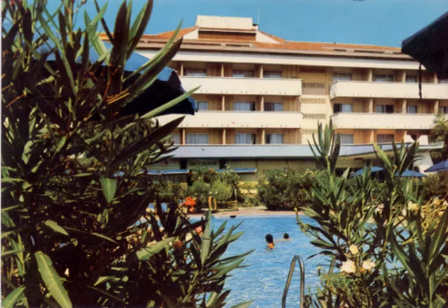 Cartolina Campania - Caserta - Baia Domizia 10.930 - Park Hotel