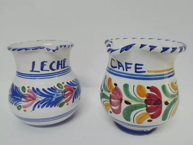 Set 2 Jarras de porcelana esmaltada Talavera Cafe Leche, pintadas a mano.