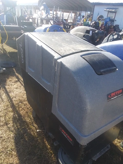Walk  Behind Scrubber Vac  Betco  Save 1000S A Propane Buffer Honda Engine