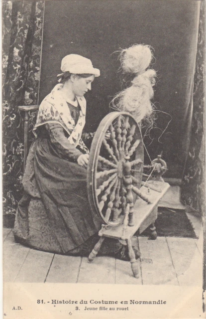 CPA 14 Histoire du Costume en Normandie – Jeune fille au rouet n° 81