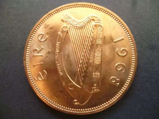 Irish Bright Uncirculated 1968 One Penny Coin Old Type Bronze Eire Larger 1D. 2