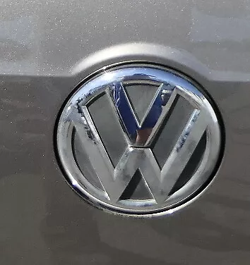 HECKKLAPPENGRIFF TASTER VW Emblem VW Golf VI Heckklappenöffner