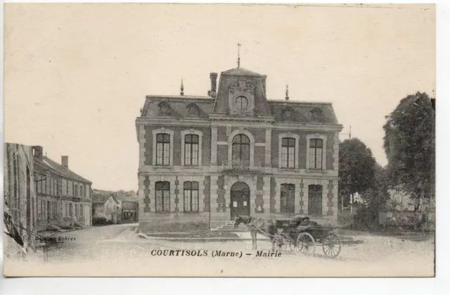 COURTISOLS - Marne - CPA 51 - la Mairie - place Massez - attelage